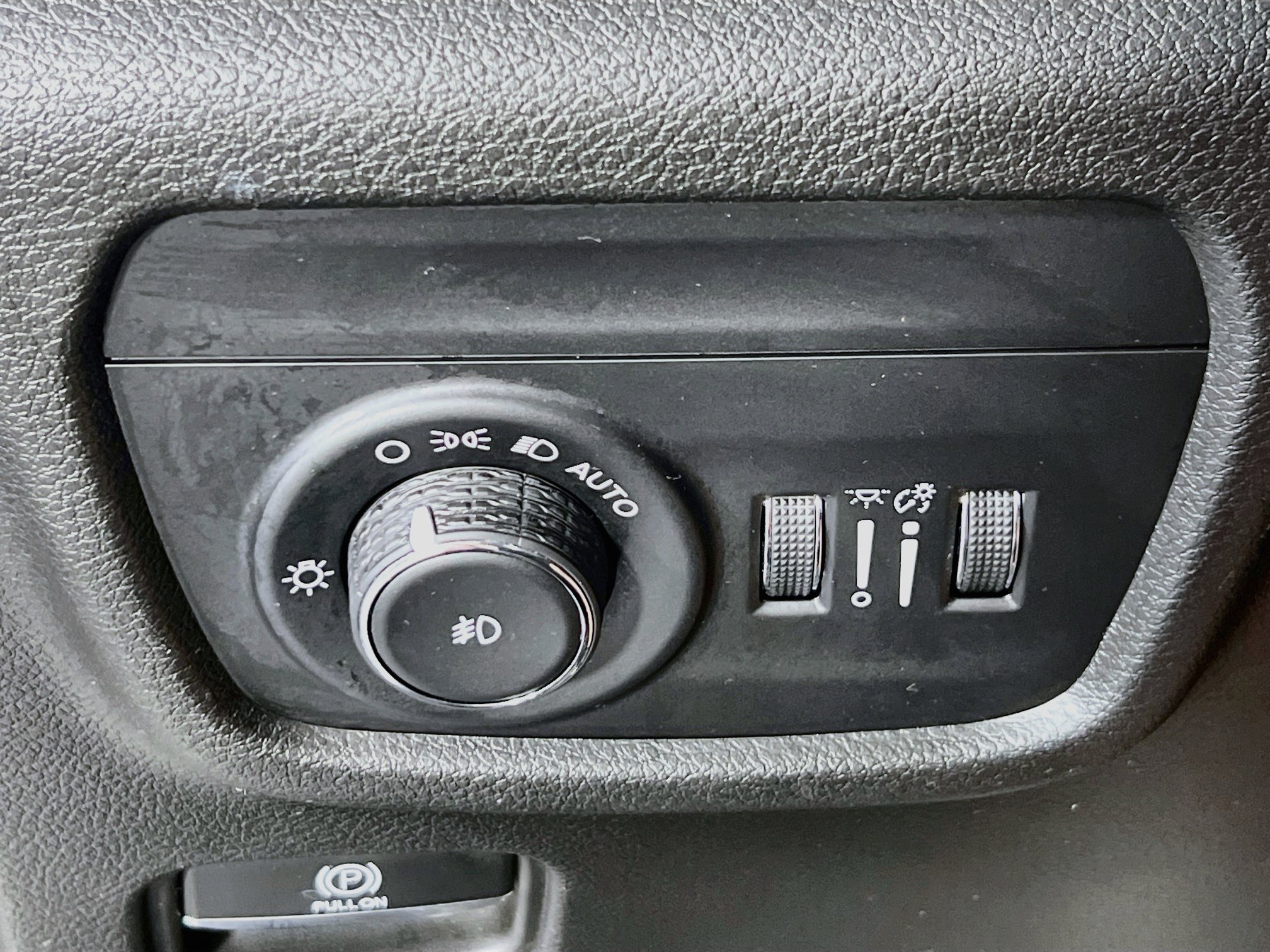 Used 2023 Jeep Grand Cherokee Limited AWD/4WD image 10