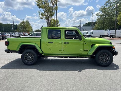 New 2025 Jeep Gladiator Sport image 14