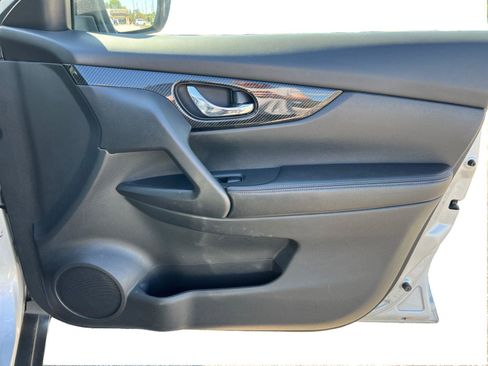 Used 2019 Nissan Rogue SL FWD image 21