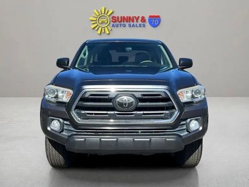 Used 2018 Toyota Tacoma SR5 AWD/4WD image 3