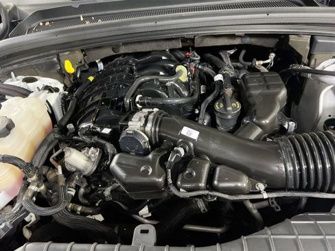 Used 2023 Jeep Grand Cherokee L Laredo image 31