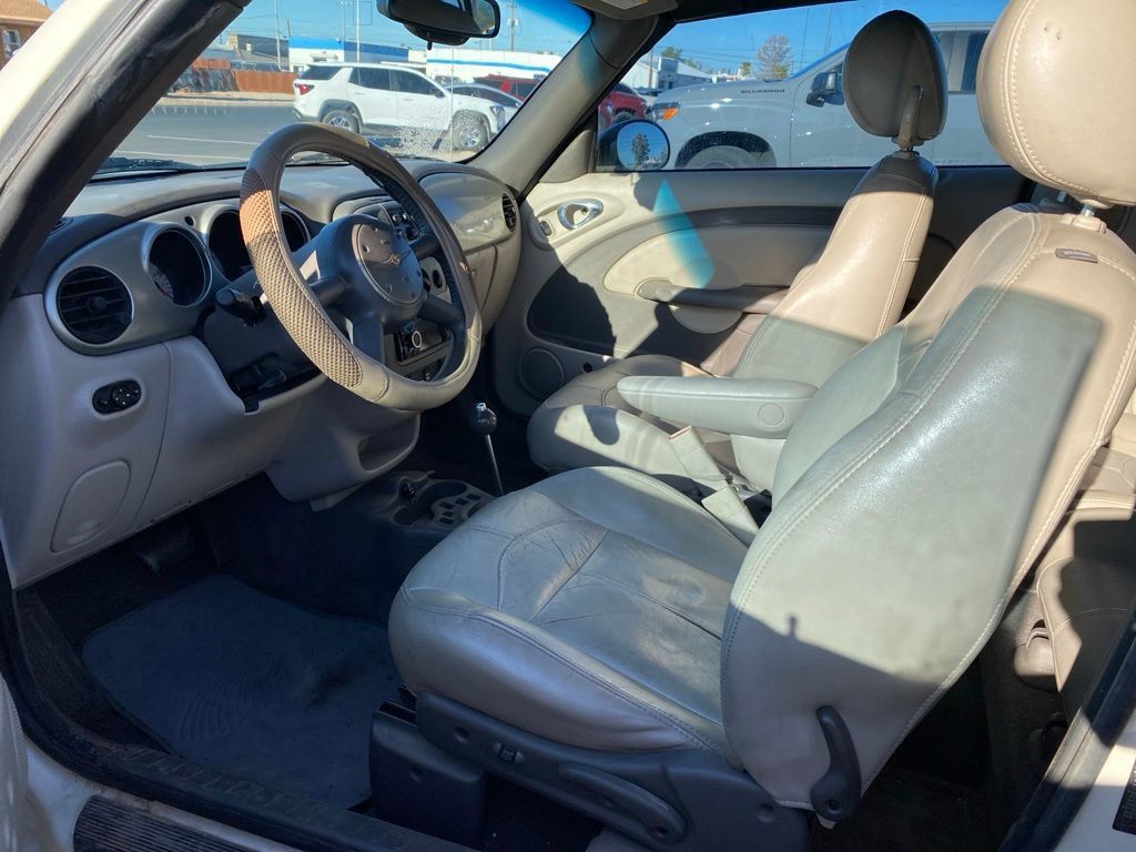 Used 2005 Chrysler PT Cruiser Touring FWD image 7