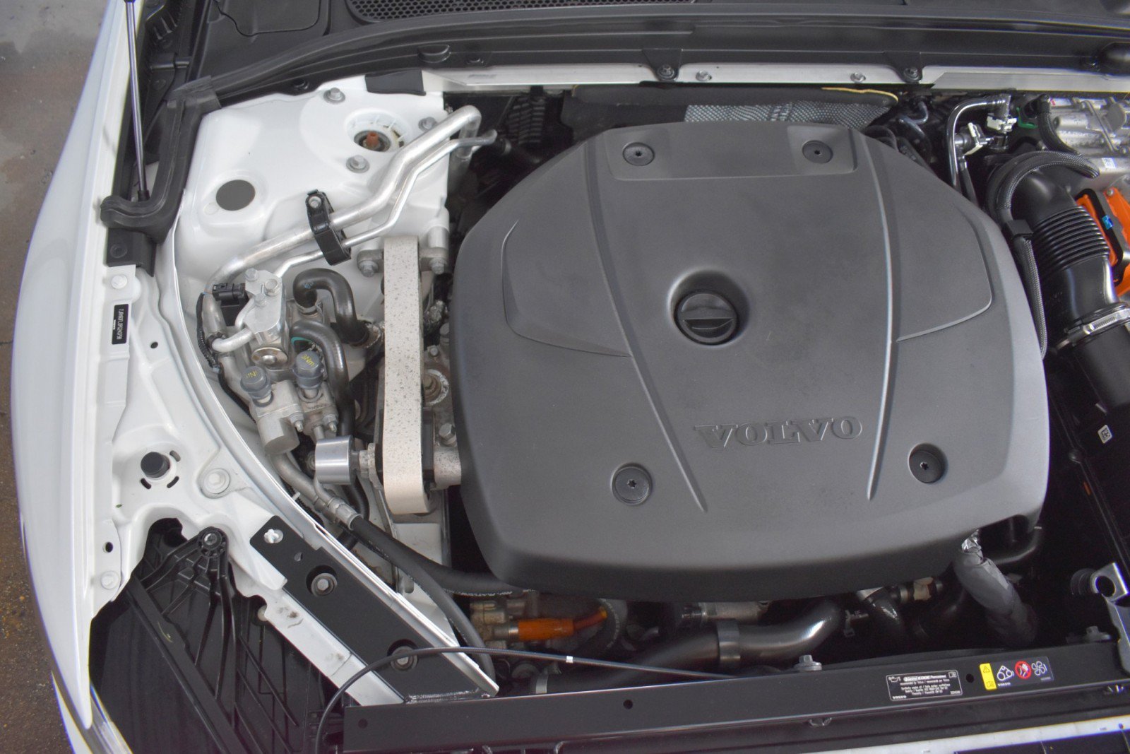 Used 2023 Volvo S60 T8 Plus AWD/4WD image 39
