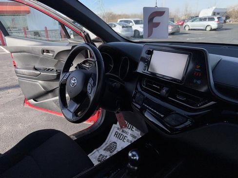 Used 2018 Toyota C-HR XLE image 20