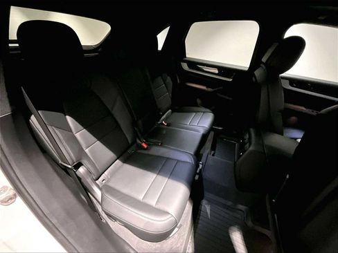 Used 2025 Porsche Cayenne image 30