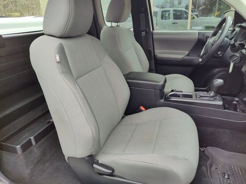 Used 2018 Toyota Tacoma SR image 17