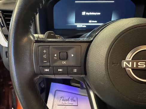 Used 2022 Nissan Rogue Platinum w/ Head-Up Display Package AWD/4WD image 11