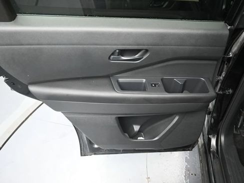 Used 2024 Nissan Pathfinder SV AWD/4WD image 25