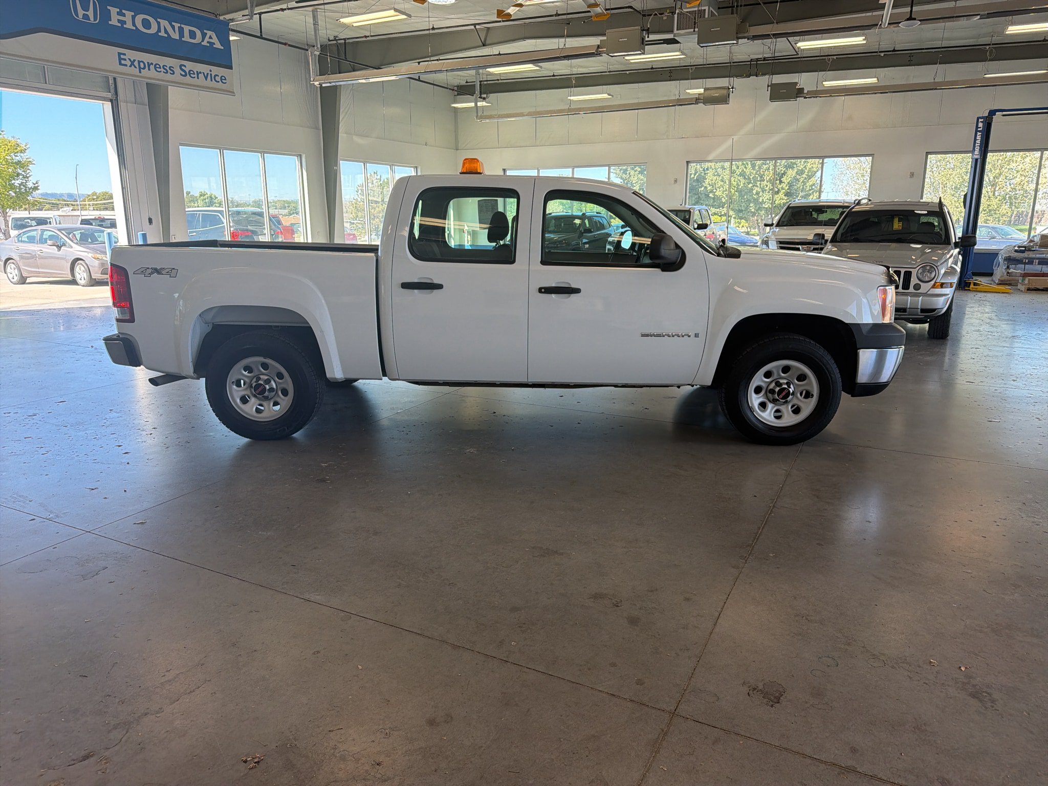 Used 2008 GMC Sierra 1500 W/T AWD/4WD image 6