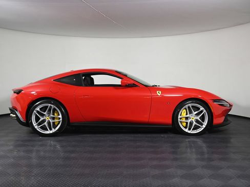 Used 2022 Ferrari Roma RWD image 10