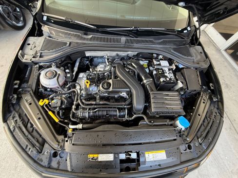 Used 2025 Volkswagen Jetta SE image 34