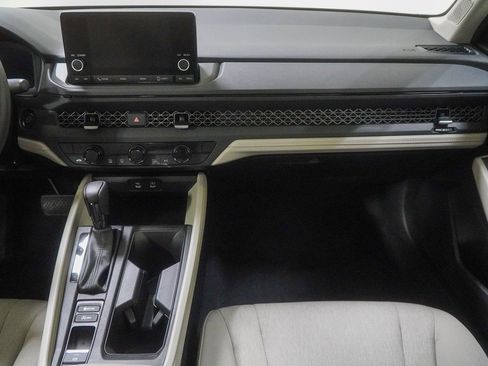 Certified 2025 Honda Accord SE image 31