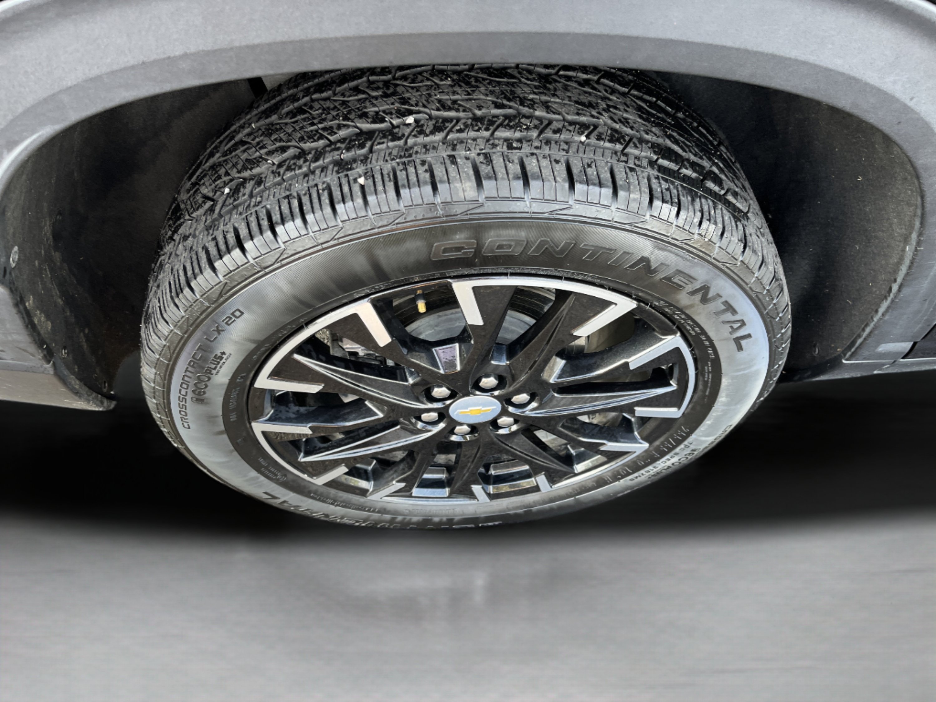 Used 2025 Chevrolet Traverse LT w/ Sun and Wheel Package AWD/4WD image 30