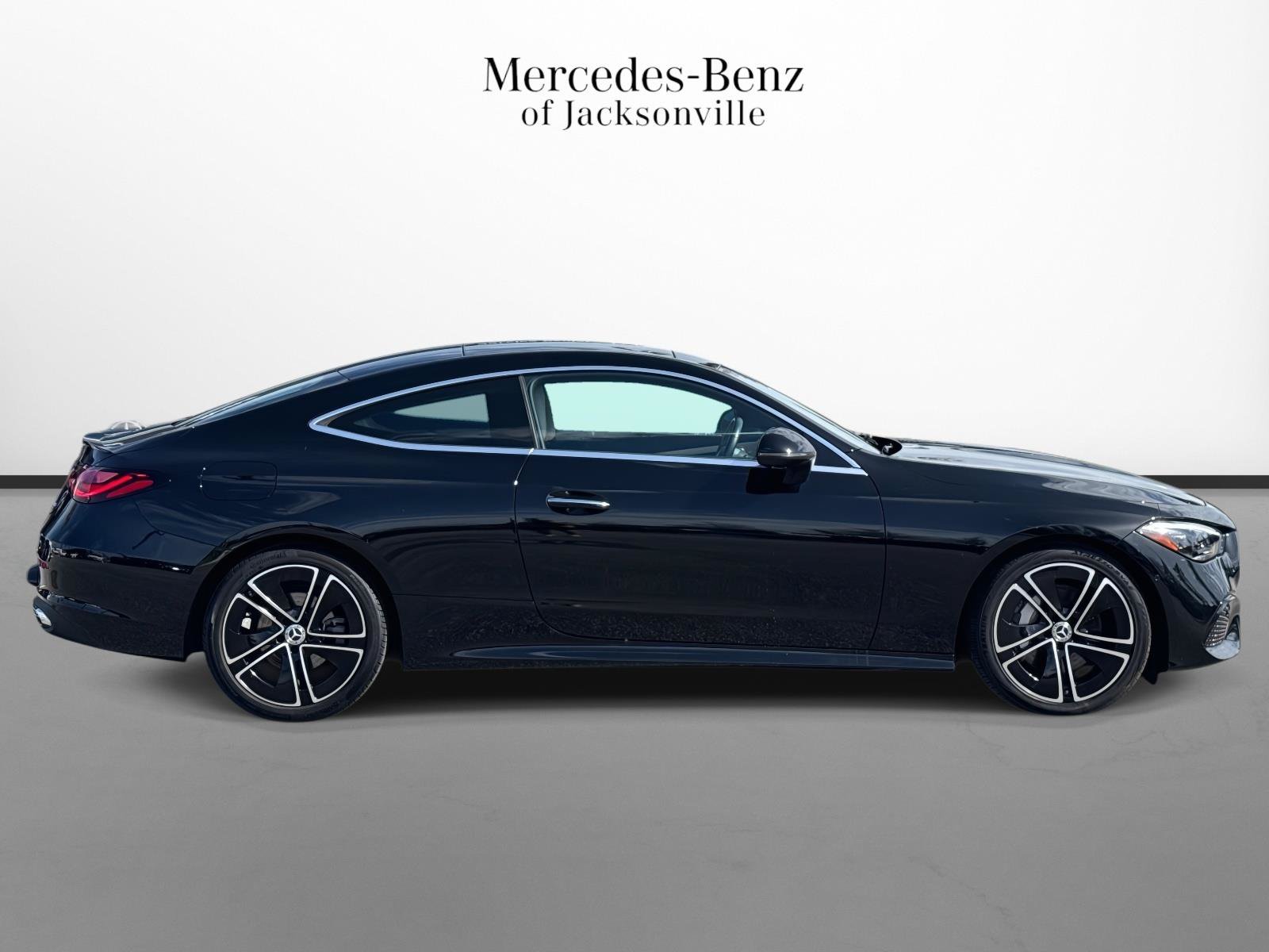 Used 2025 Mercedes-Benz CLE 300 4MATIC Coupe image 2