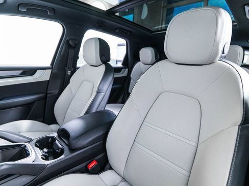 Certified 2024 Porsche Cayenne S AWD/4WD image 17