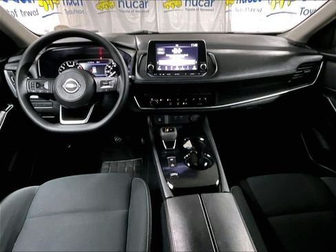 Used 2024 Nissan Rogue S FWD image 21