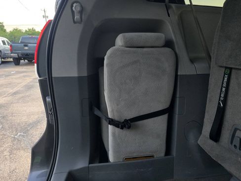 Used 2012 Toyota Sienna LE FWD image 47