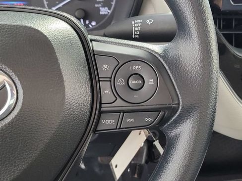 Used 2025 Toyota Corolla LE FWD image 25