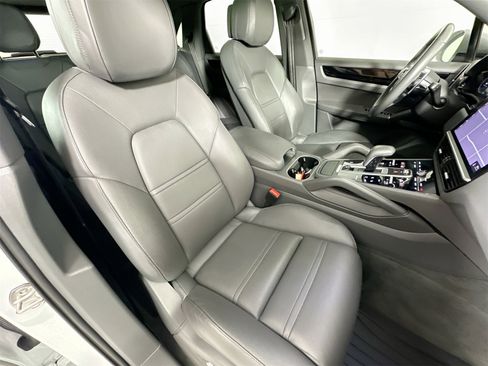 Certified 2019 Porsche Cayenne image 28