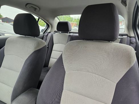 Used 2014 Chevrolet Cruze LS FWD image 18