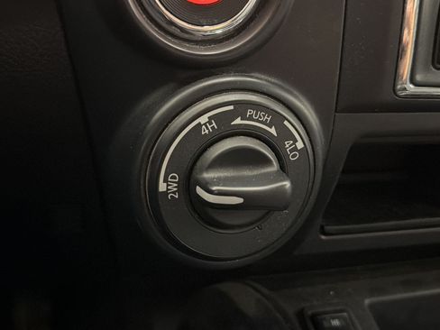 Used 2019 Nissan Titan SL w/ Midnight Edition AWD/4WD image 36
