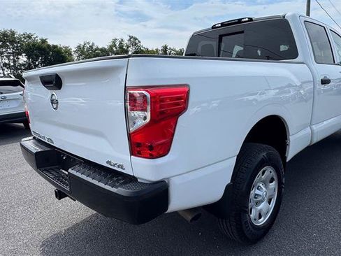 Used 2017 Nissan Titan S AWD/4WD image 23