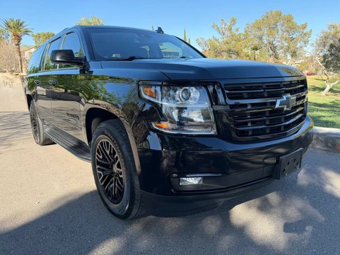 Used 2019 Chevrolet Suburban Premier RWD image 7