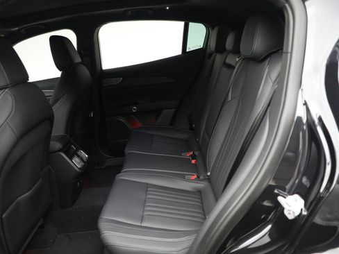 New 2025 Maserati Grecale GT image 20