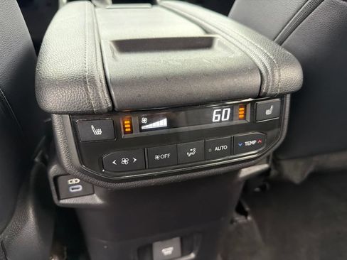 Used 2024 Toyota Grand Highlander AWD image 9