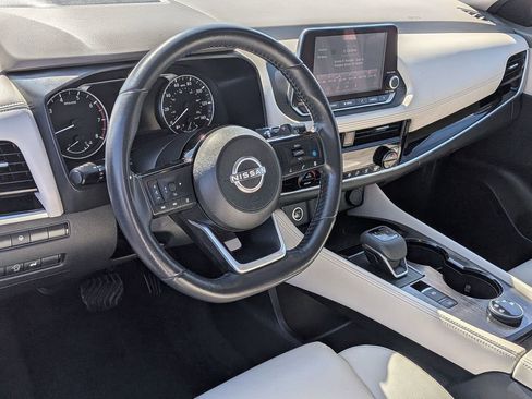 Used 2023 Nissan Rogue SL image 10