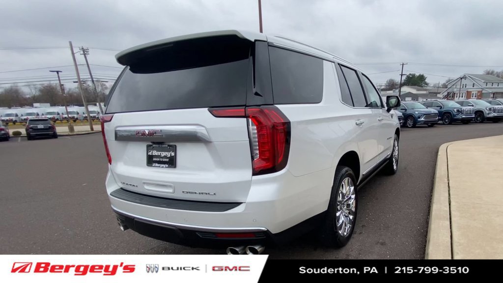 Used 2021 GMC Yukon Denali w/ Denali Premium Package AWD/4WD image 10