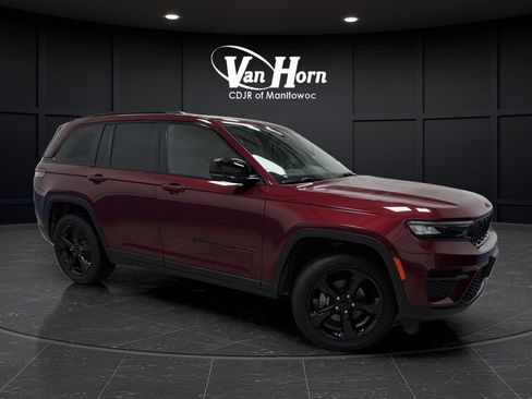Used 2023 Jeep Grand Cherokee Altitude AWD/4WD image 37
