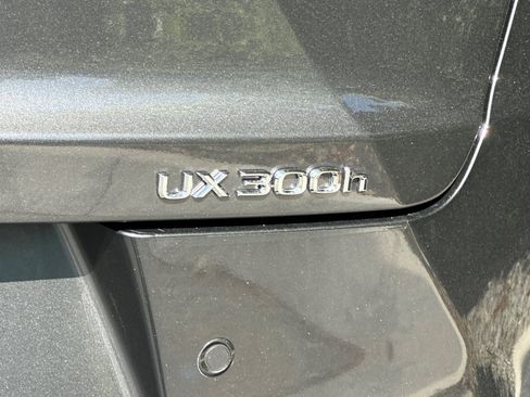 Certified 2025 Lexus UX 300h FWD w/ Accessory Package (Z2) image 30