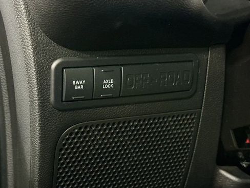 Used 2016 Jeep Wrangler Unlimited Rubicon w/ Connectivity Group AWD/4WD image 11