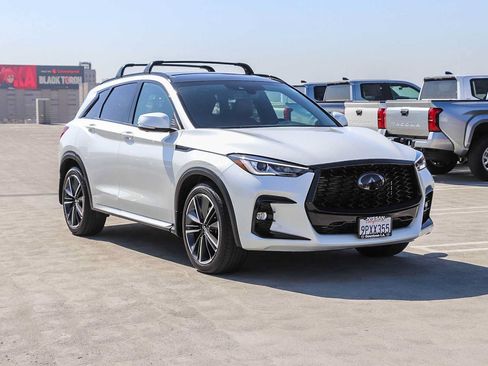 Used 2025 INFINITI QX50 Sport AWD/4WD image 3