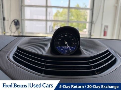 Used 2022 Porsche Taycan 4S AWD/4WD image 10