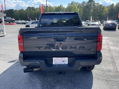 Used 2024 Toyota Tacoma SR5 image 3