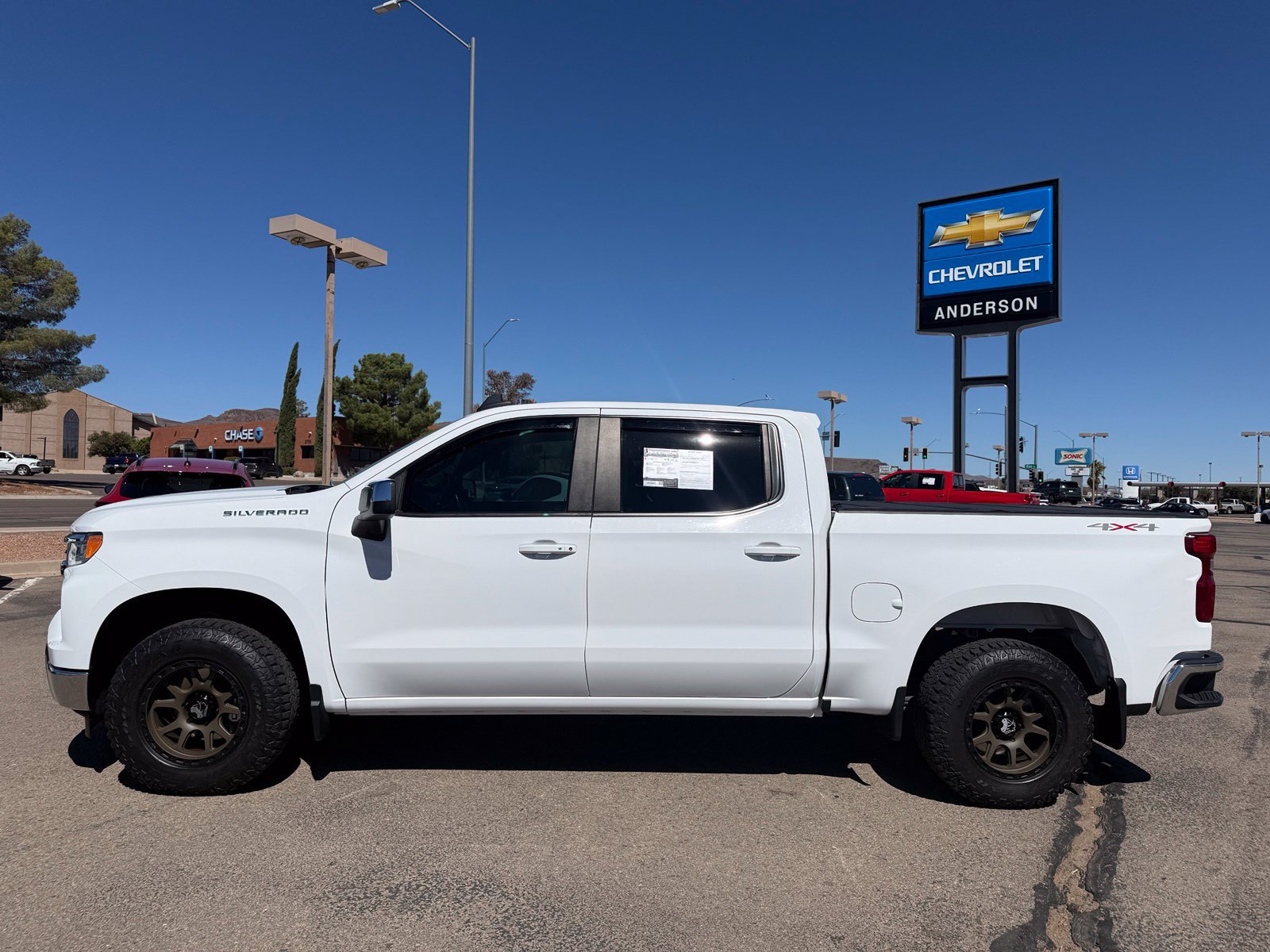 Certified 2023 Chevrolet Silverado 1500 LT AWD/4WD image 11