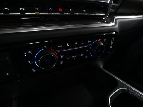 Used 2022 Chevrolet Silverado 1500 High Country w/ High Country Premium Package AWD/4WD image 20