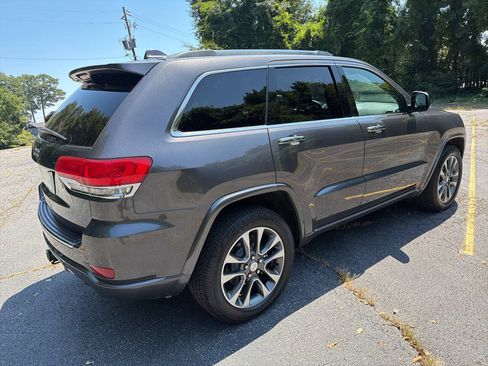 Used 2018 Jeep Grand Cherokee Overland AWD/4WD image 7