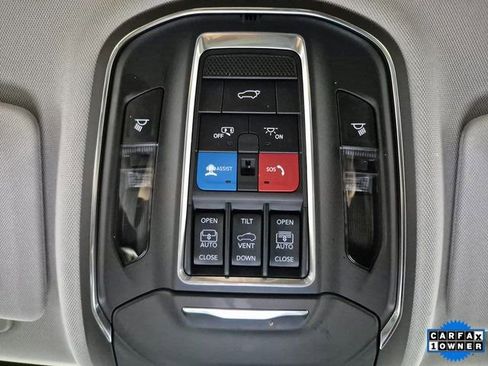 Used 2024 Jeep Grand Cherokee L Limited w/ Black Appearance Package image 21