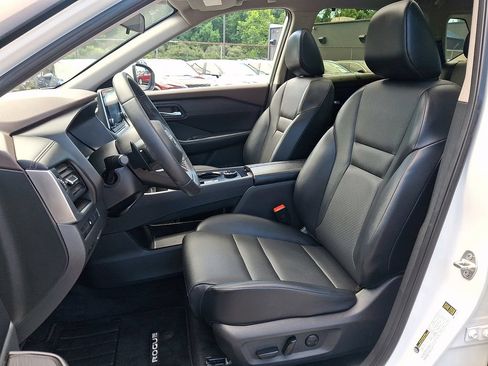 Certified 2023 Nissan Rogue SV w/ SV Premium B Package AWD/4WD image 15