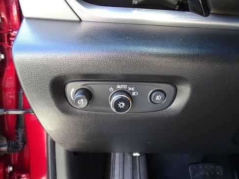 Used 2020 Chevrolet Traverse LT FWD image 20