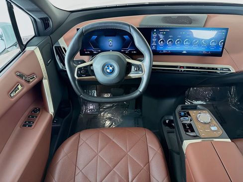 Used 2023 BMW iX xDrive50 w/ Premium Package image 24