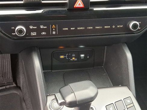 Used 2026 Kia Sportage EX w/ EX Panorama Roof Package image 15