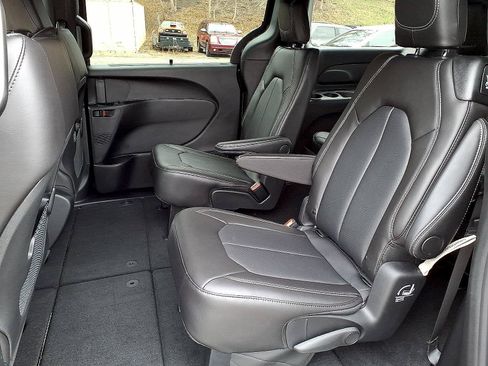 New 2026 Chrysler Voyager LX FWD image 8