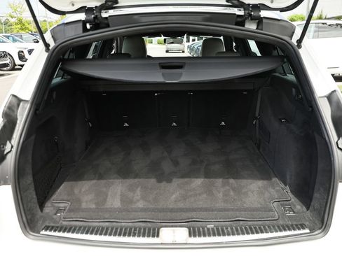 Used 2017 Mercedes-Benz E 400 4MATIC Wagon image 30