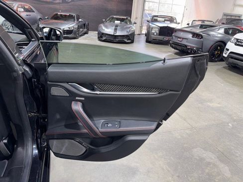 Used 2022 Maserati Ghibli Trofeo image 58