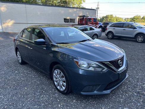 Used 2016 Nissan Sentra SV FWD image 2