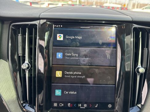 Used 2025 Volvo XC60 B5 Plus image 20